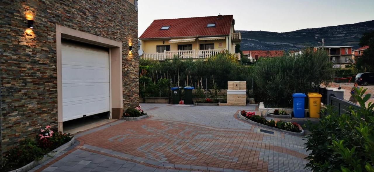 Apartment House Kastela With Heated Pool & Jacuzzi Экстерьер фото